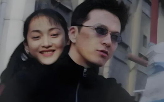 周迅前男友贾宏声趁父母不注意，从14层一跃而下，父母跑下楼时，他已身亡。没想到周