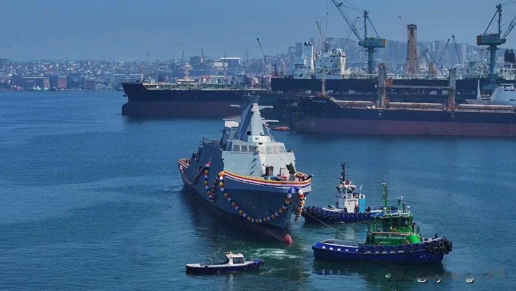 🚢🇹🇷🇲🇾 STM 为马来西亚海军下水第二艘轻型护卫舰

土耳其 ST