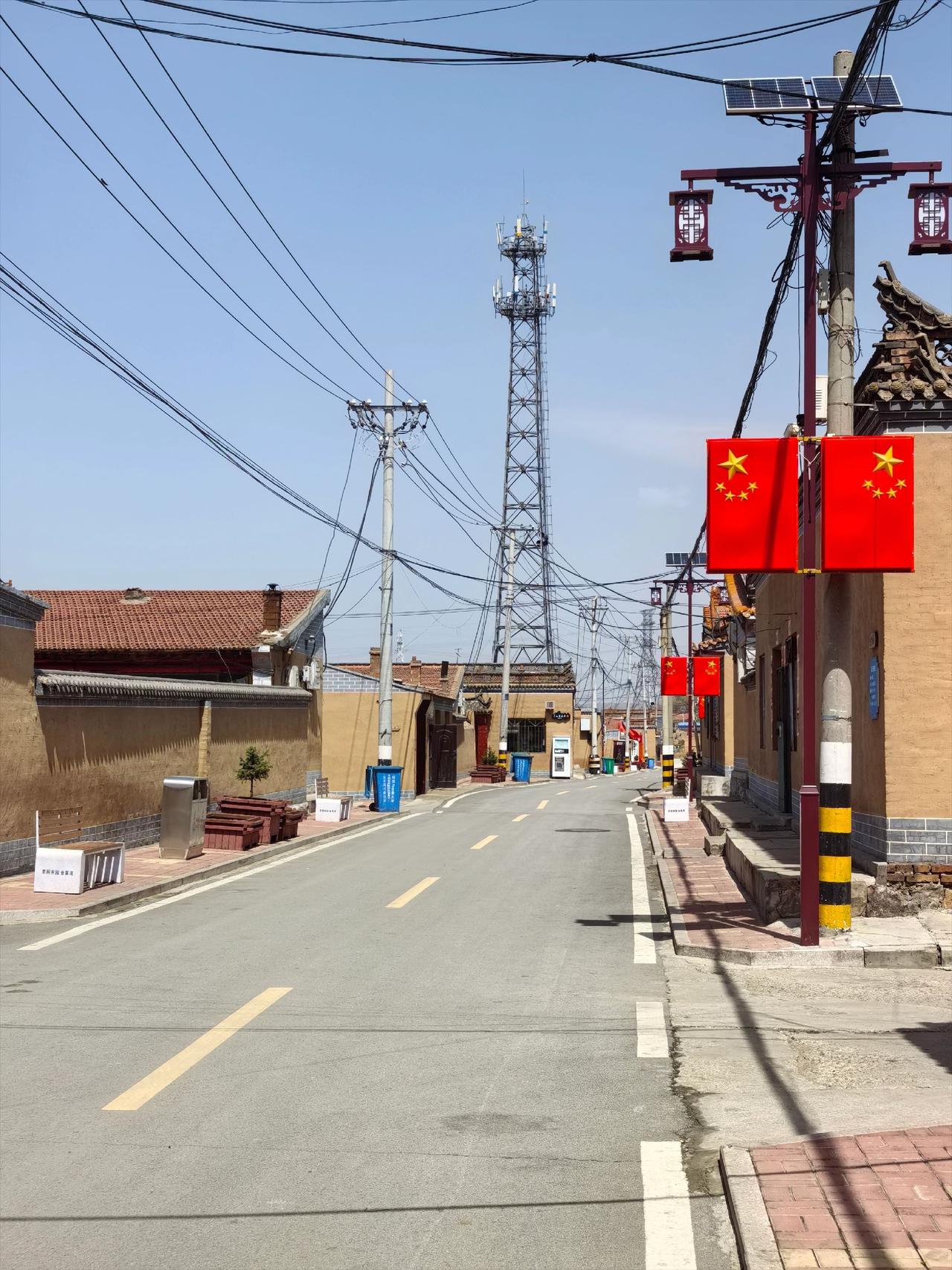 这里是大同市金家湾村。这个村真好，刚走进这村子，第一就是干净，清爽，平整干净的街