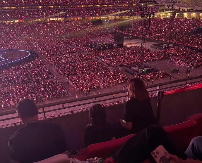 偶遇孙燕姿一家看blackpink演唱会blackpink演唱会偶遇孙燕姿一家 