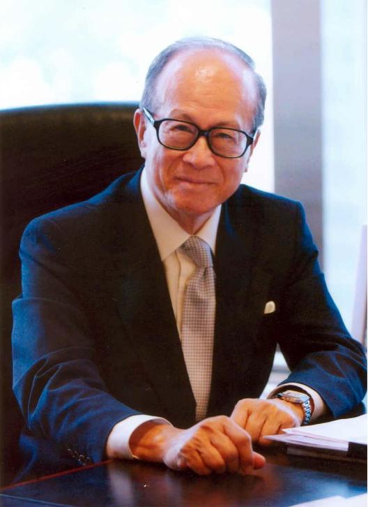 1996年，李嘉诚的儿子李泽钜被世纪悍匪张子强绑架，对方开价要20亿，李嘉诚不慌