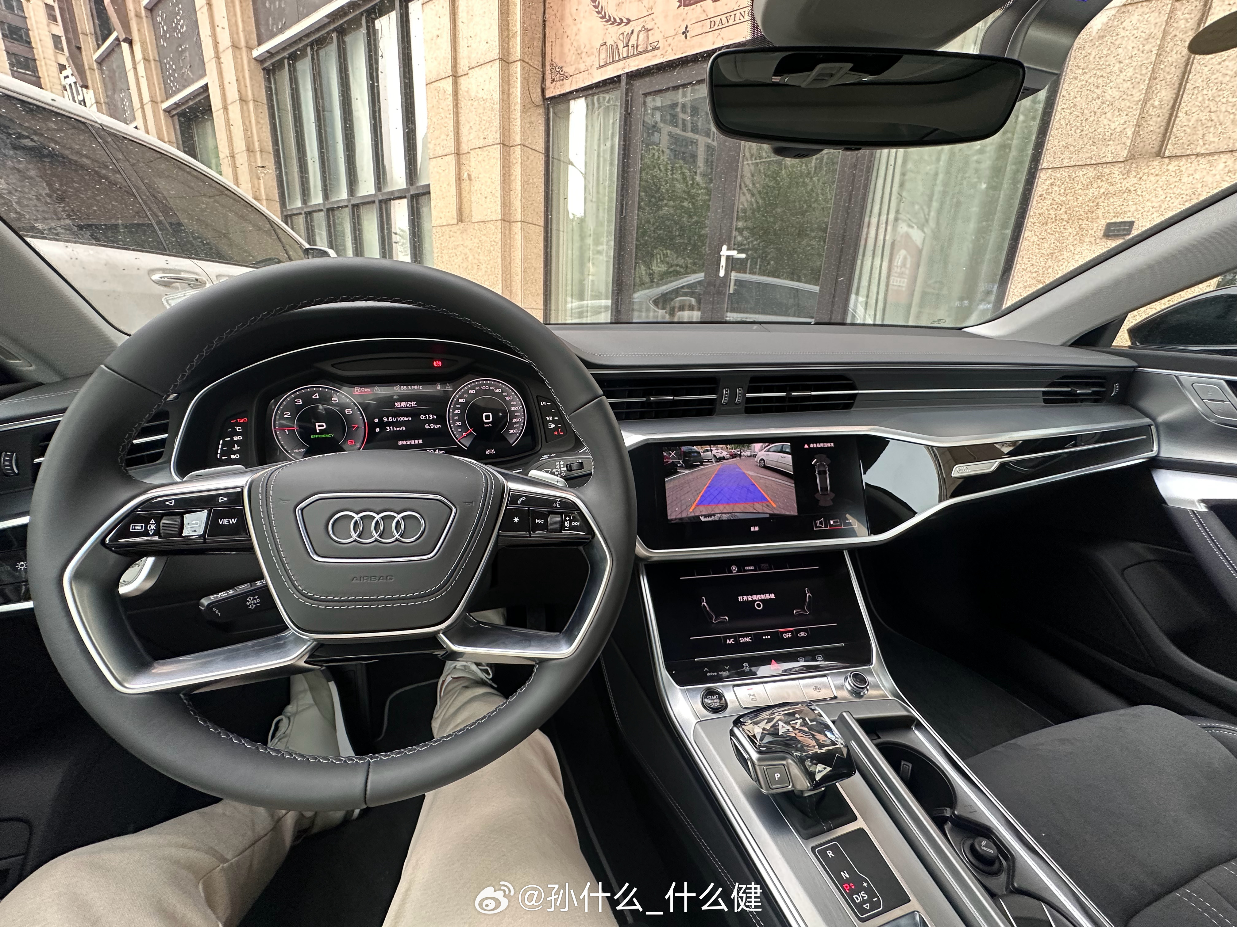 今天被唤醒了一段二十多年前的记忆，谁还记得当年帕萨特B5新车里面是什么味道？今天