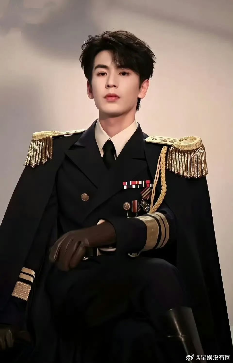 谁承想呢，张凌赫后面还有两部待播将军剧一个粉底液出圈，后面还有戏嘛