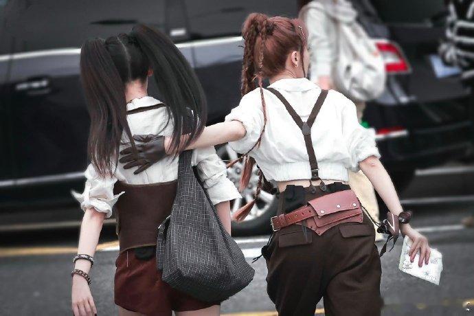 张月说这次为陈瑶爆灯乘风2026一公你为我而来，二公我为你爆灯，张月和陈瑶也太暖