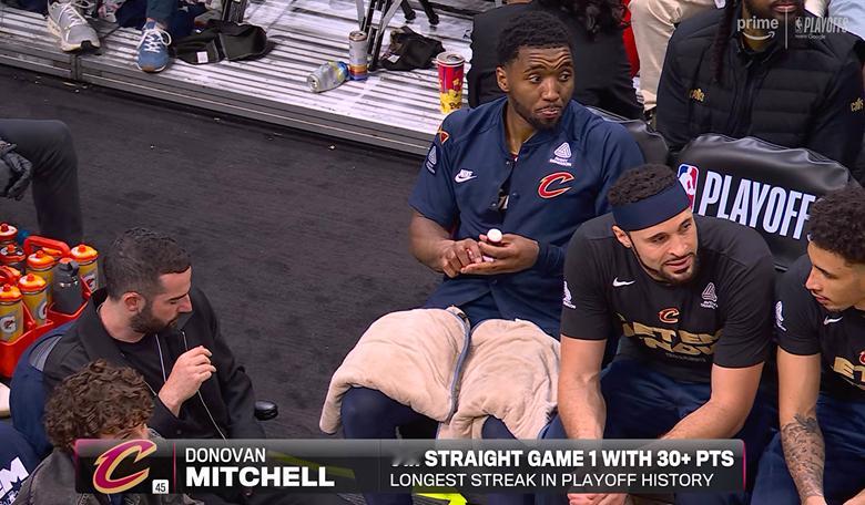 ▲登子谈到米切尔连续9轮系列赛G1砍下单场30+分：这是他的工作，他能拿顶薪就是