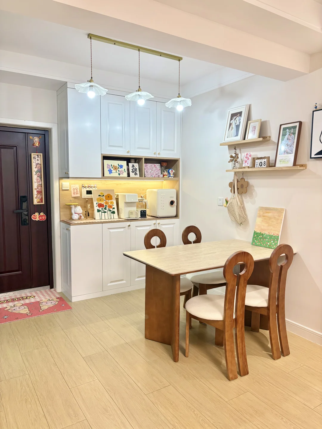 小户型无玄关🏠餐厅这样装好看又实用