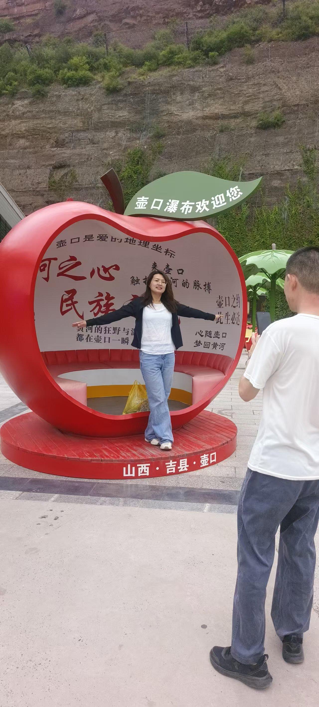 村里又有老人去世，只不过这位老人有点与众不同，风云人物，在村里说说道道有权威性。