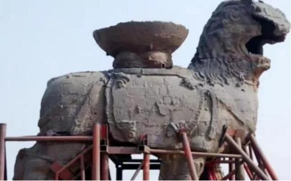 公元593年，古人制造了一座32吨的铁狮子，历经千年而不朽，结果，建国后，专家仅