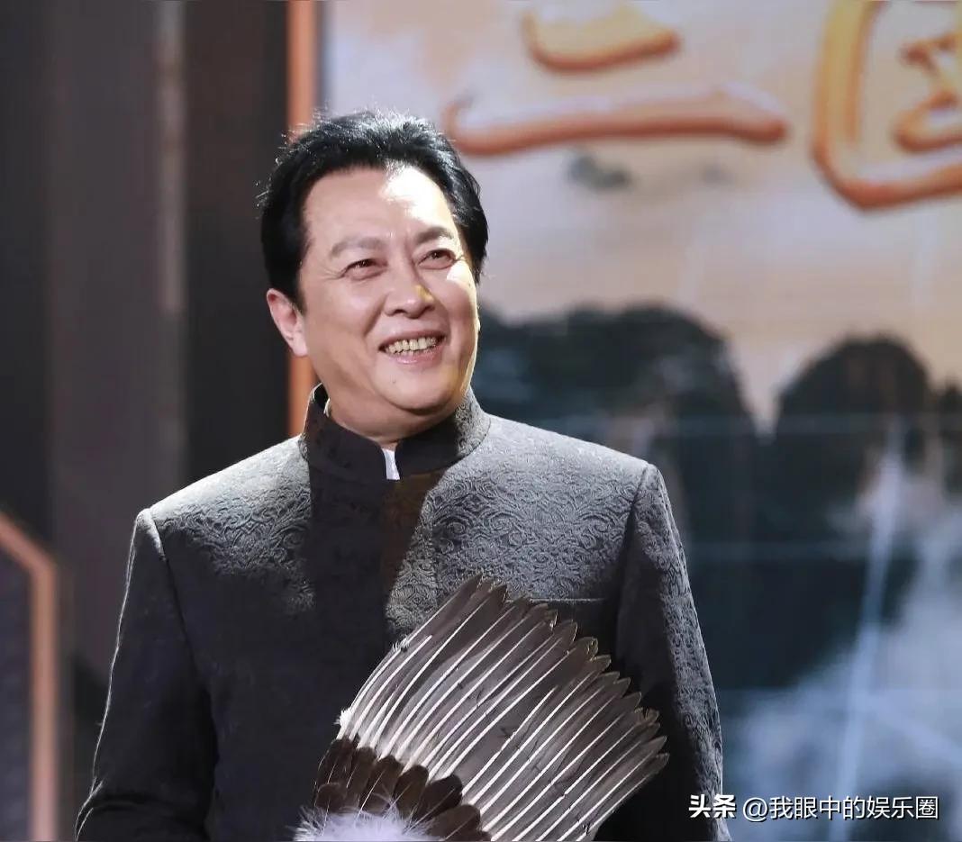 如何看待唐国强代言广告

谈到演员唐国强，充满争议，褒贬不一。

力挺者认为，演