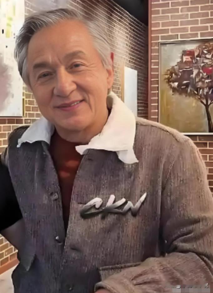 成龙大哥这辈子大概率要遗憾终生了！他挣再多的钱，再有巨星光环，2025年，已经7