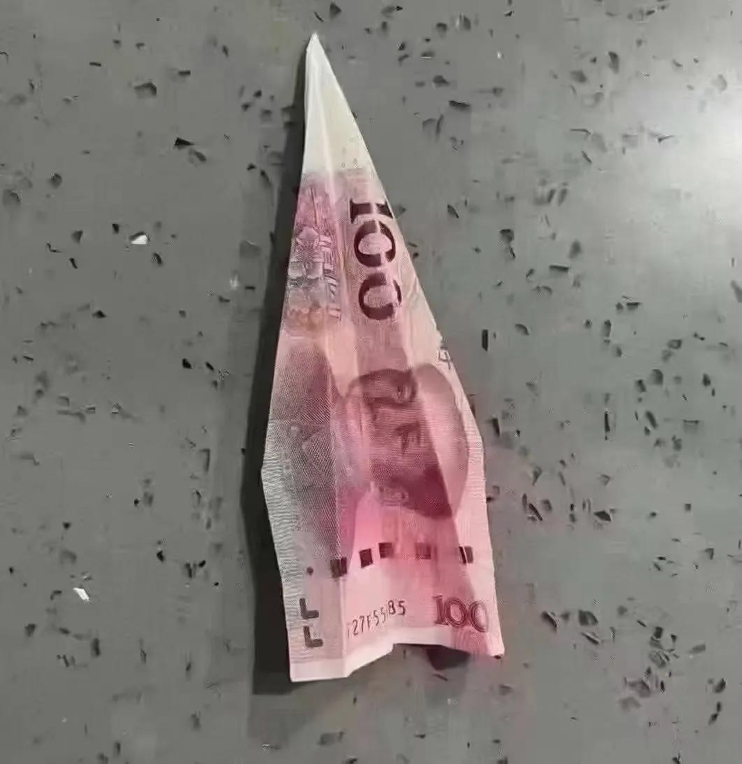 这个飞机
成本100
人工费3块
报价103  101也可以谈
你说别人给你报8