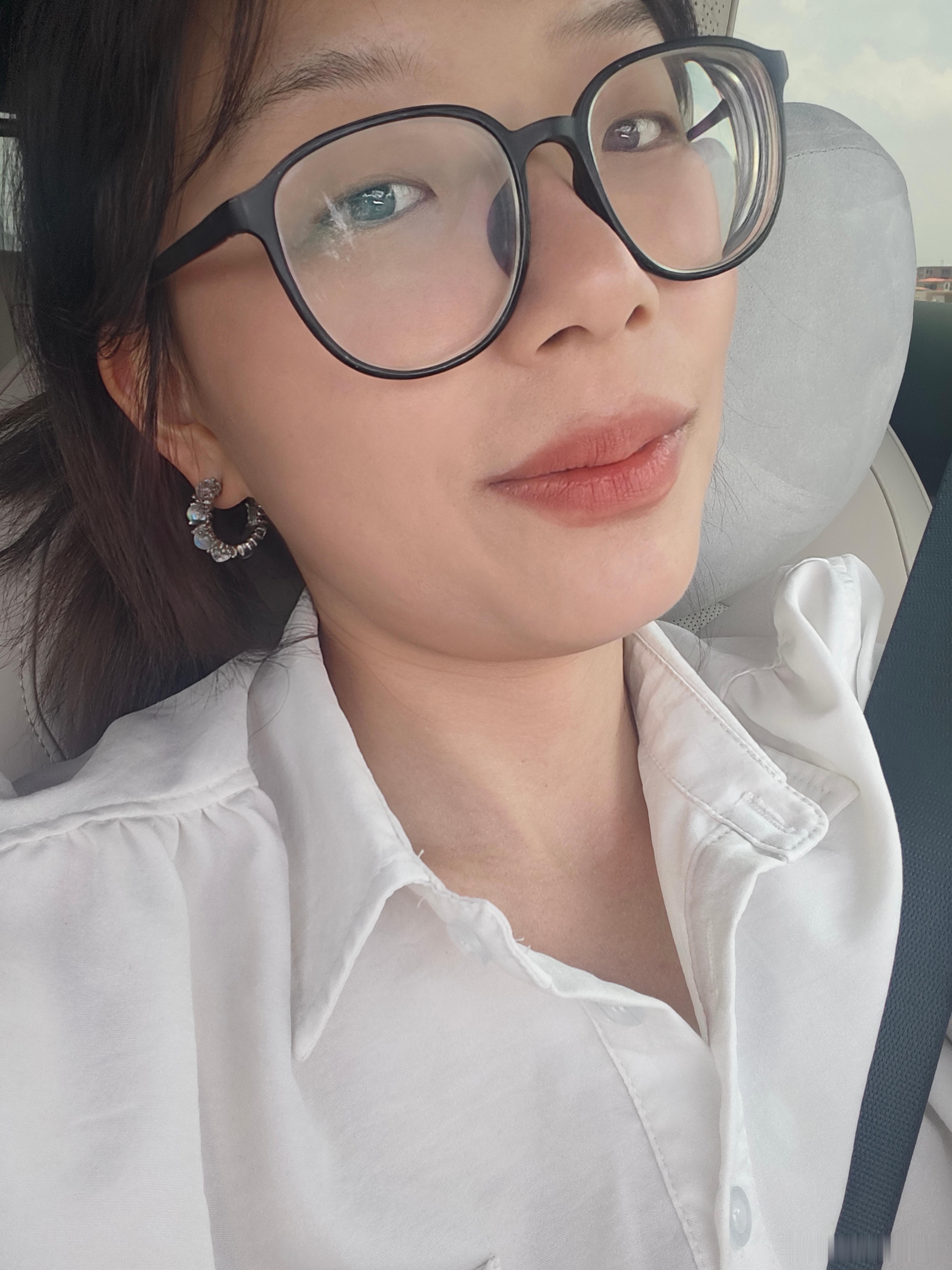 还是米车好啊，不用美颜相机也能直出~(¯▽¯~)