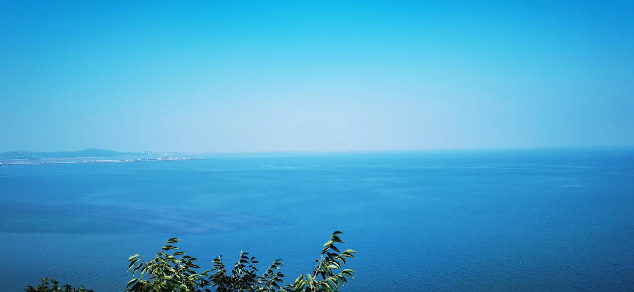 #秋日生活打卡季#怀念一下夏日的蓝天