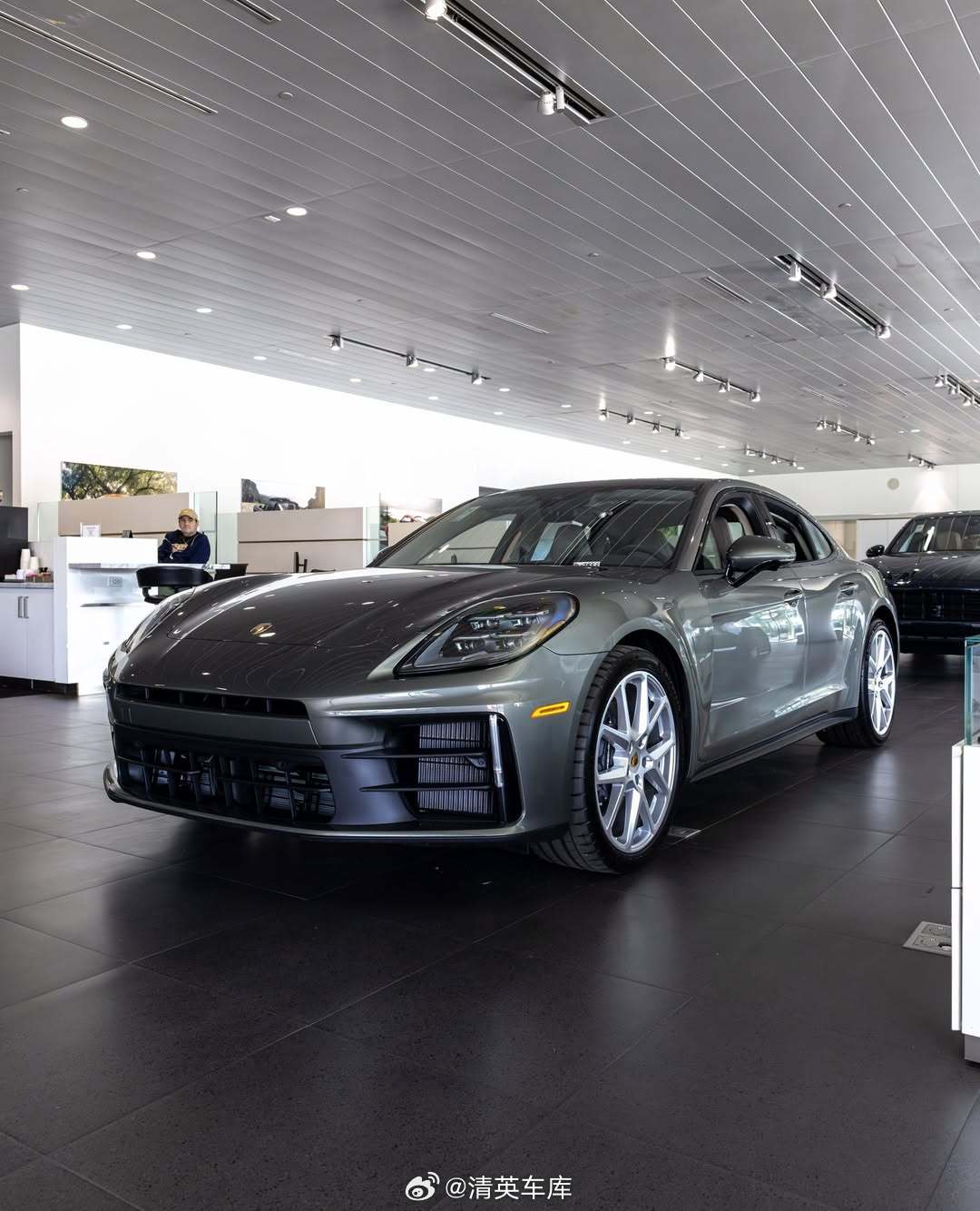 Porsche Panamera 4 ​​​