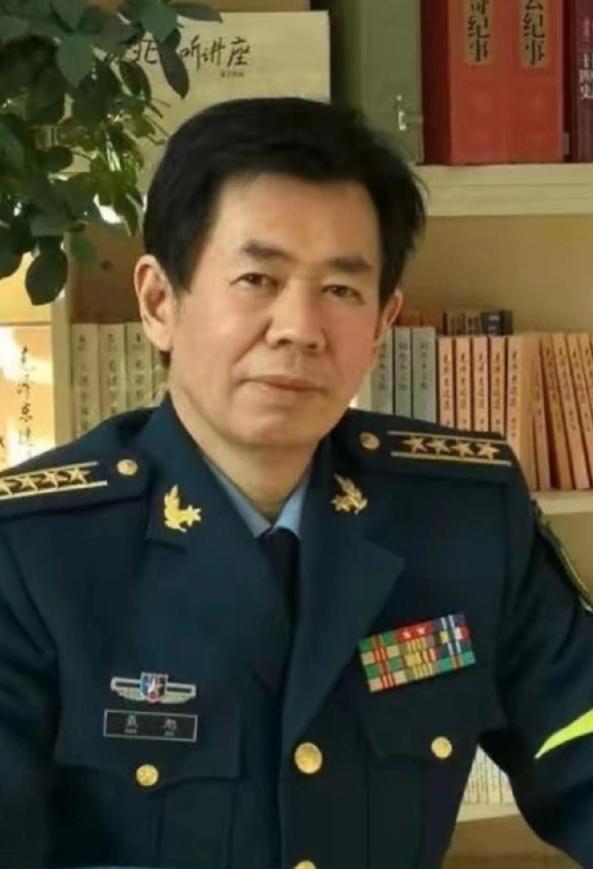 最大的台独分子，再也藏不住尾巴，终于露出来了肮脏的脑袋！原来，最大的台独分子不都