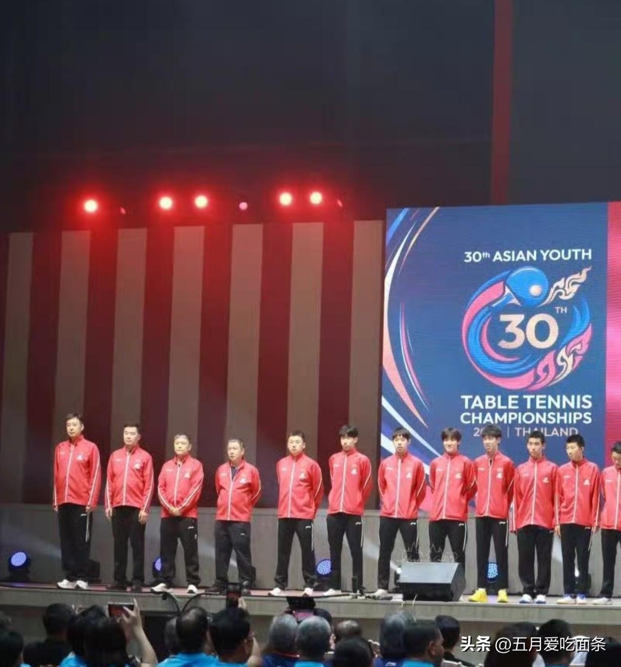 第30届乒乓球亚青赛，在曼谷举行。
国乒派出好几个老资历教练，李大成、黄海城、志