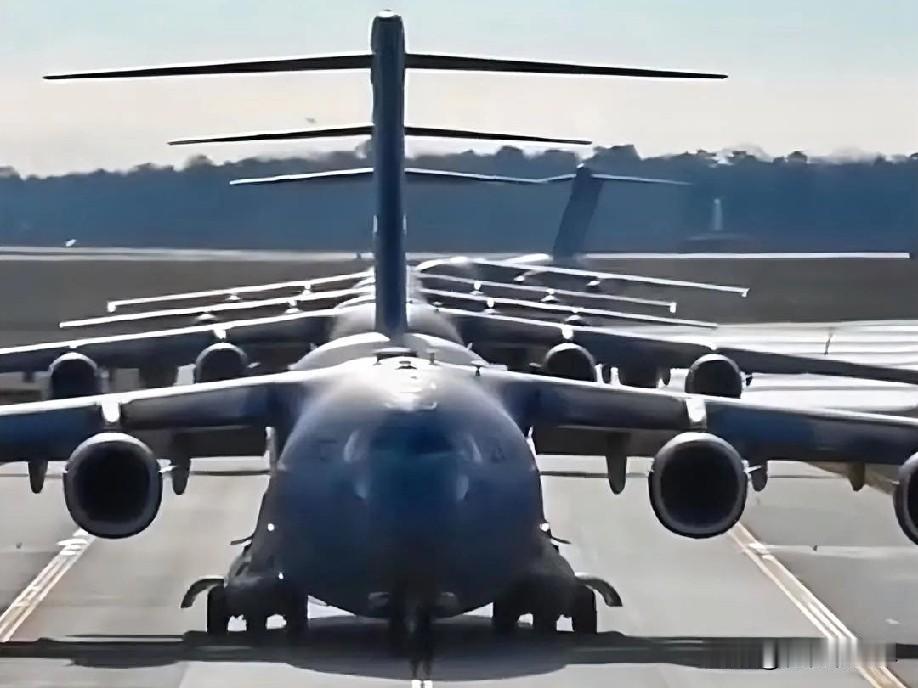 12月6日早上的最新消息，现在他来了，第三条：美军加码拉美部署：多型军机入驻多米