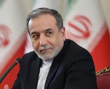 特朗普坚称“与伊朗在谈”的三重欺骗性：
1.欺骗选民
民调显示，目前特朗普的支持