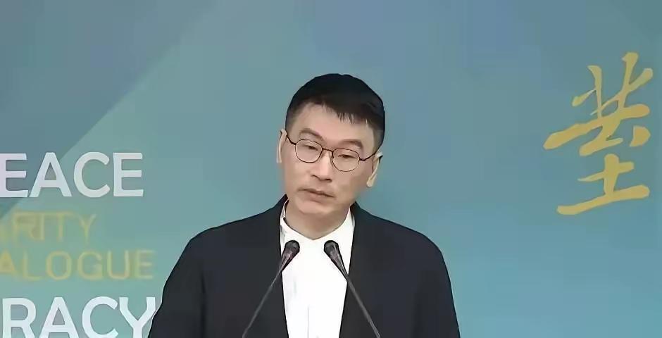 台湾“陆委会发言人梁文杰讥笑：‘大陆说统一后要帮台湾建环台高铁和高速公路，其实我