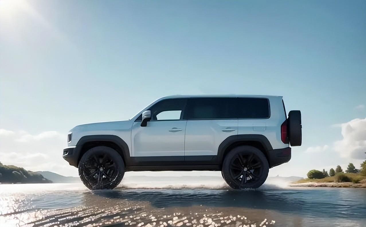 755公里续航 9分钟充满，比亚迪钛7这波操作，是把自家老用户架在火上烤啊。
3