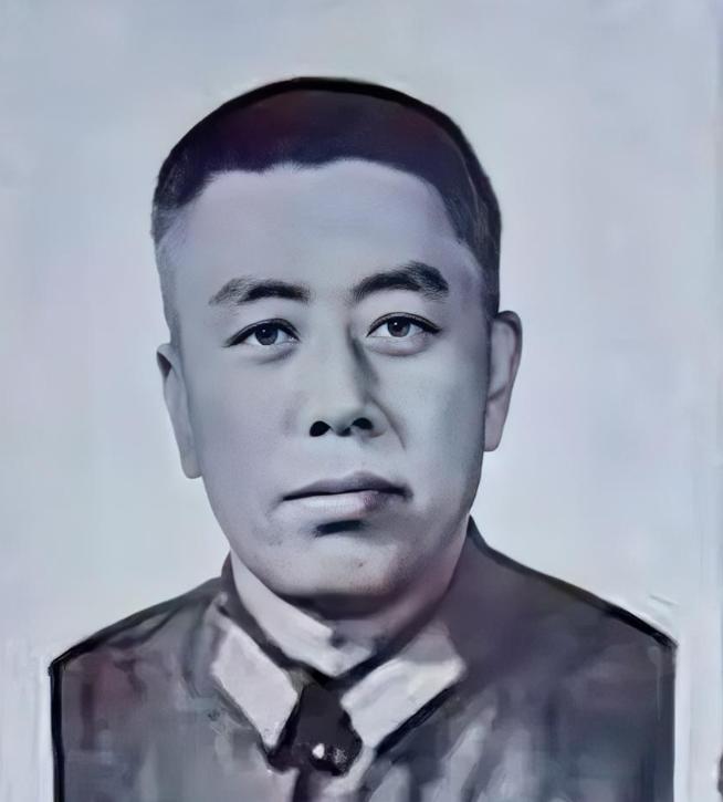 1979年，副师长赵连玉从越南战场返回祖国的途中，不幸被狙杀，搜查后，竟发现这个