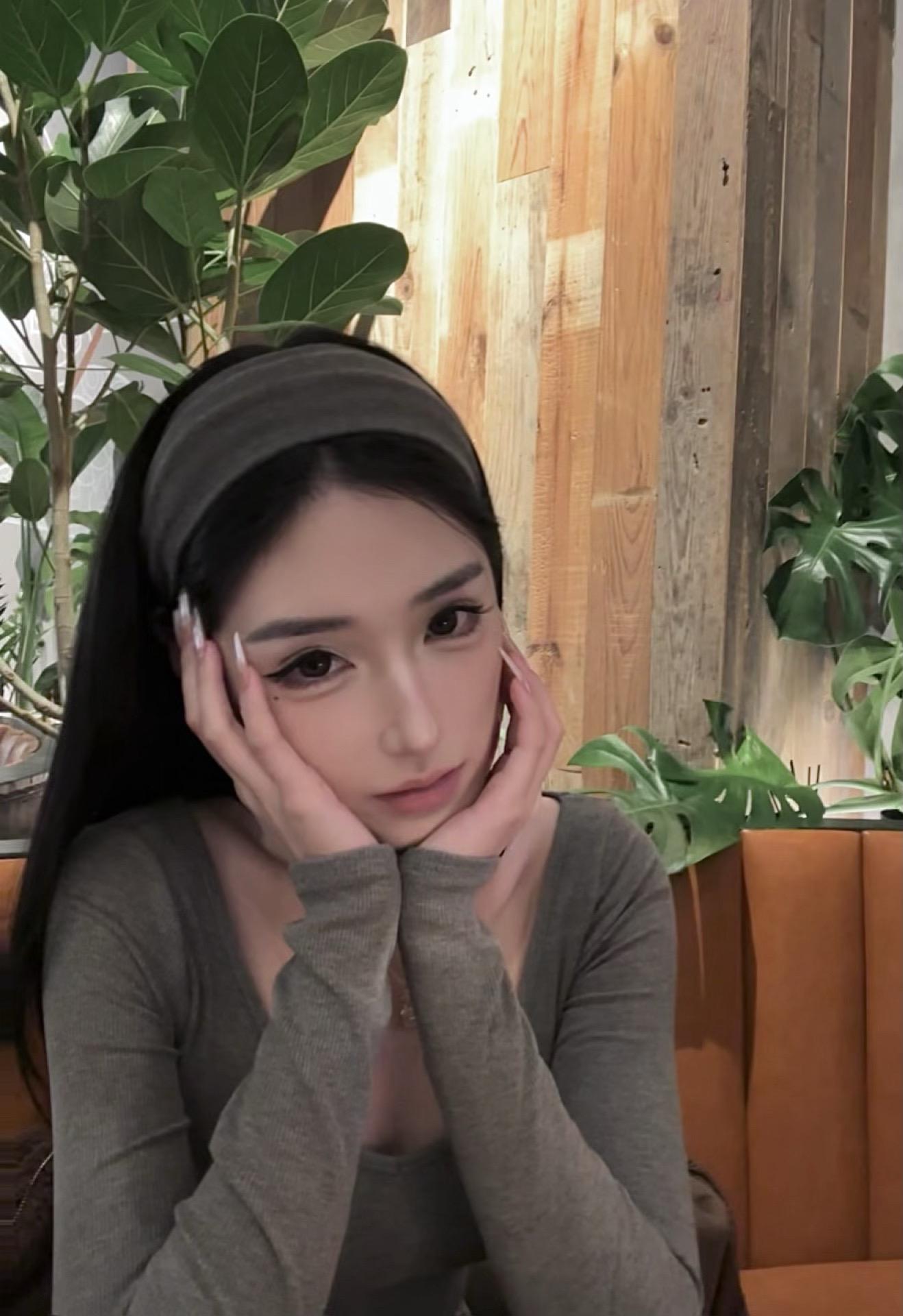 给你宇宙好不好。怎么落了一张