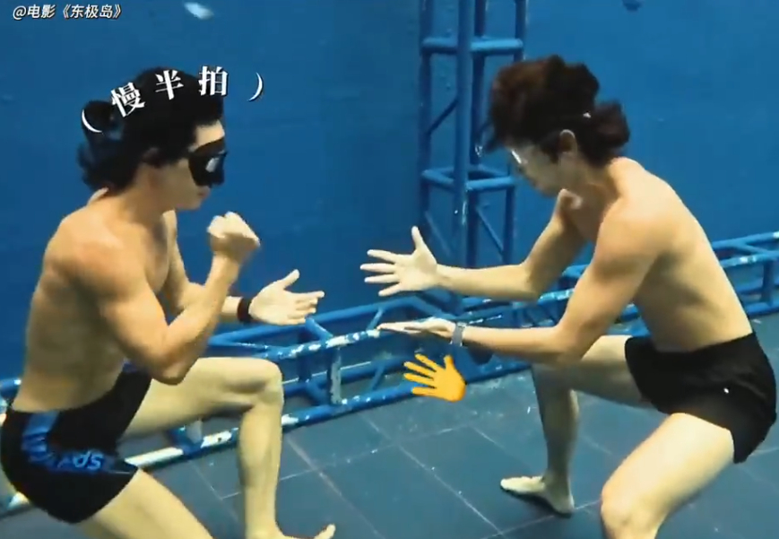 朱一龙吴磊真正的如鱼得水  朱一龙和吴磊在东极岛的水下训练真是让人刮目相看，9米