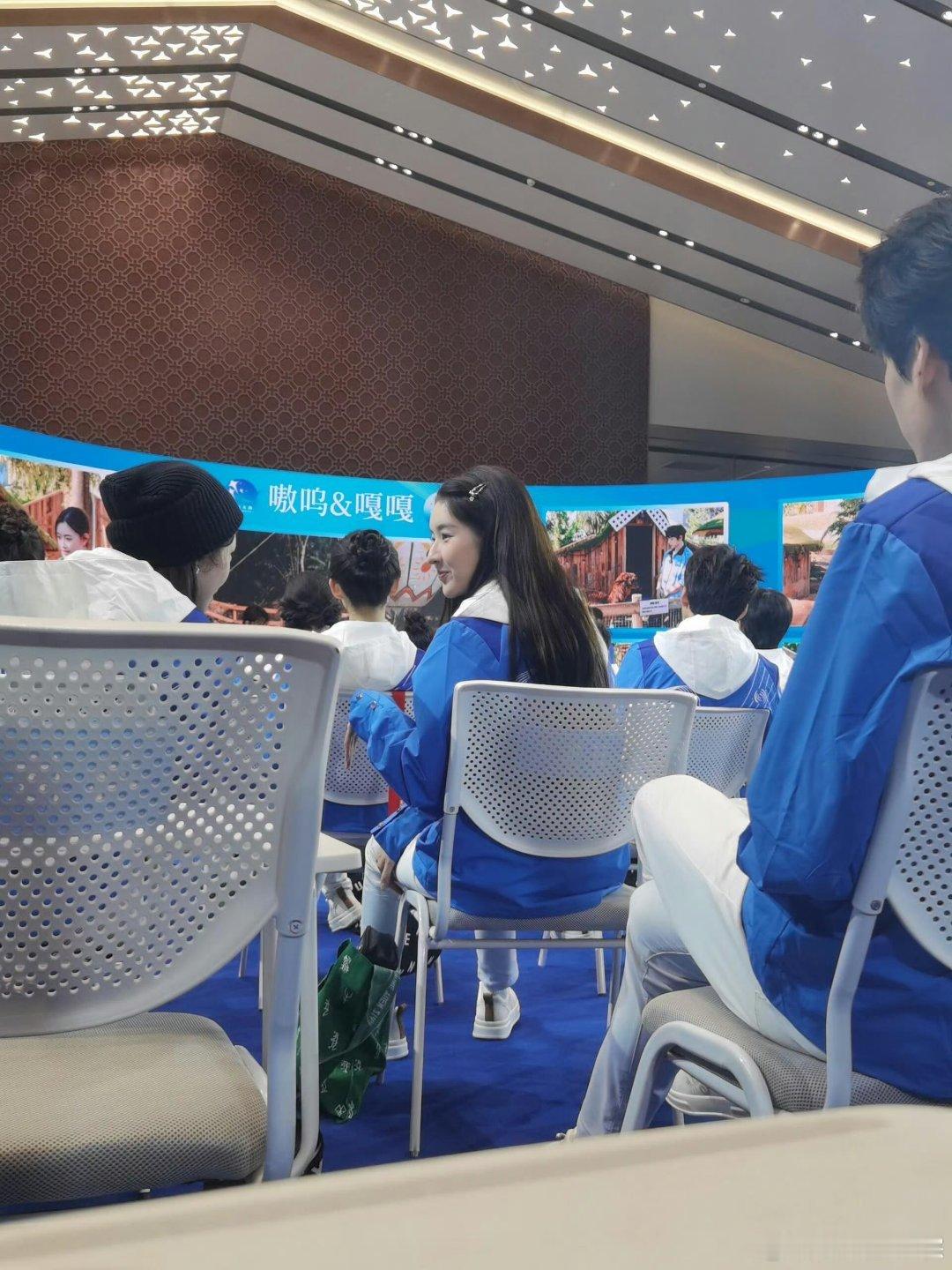 王玉雯当选星辰大海优秀学员，她连发表情激动认领，骄傲喊出“是我”！那份洋溢的自信