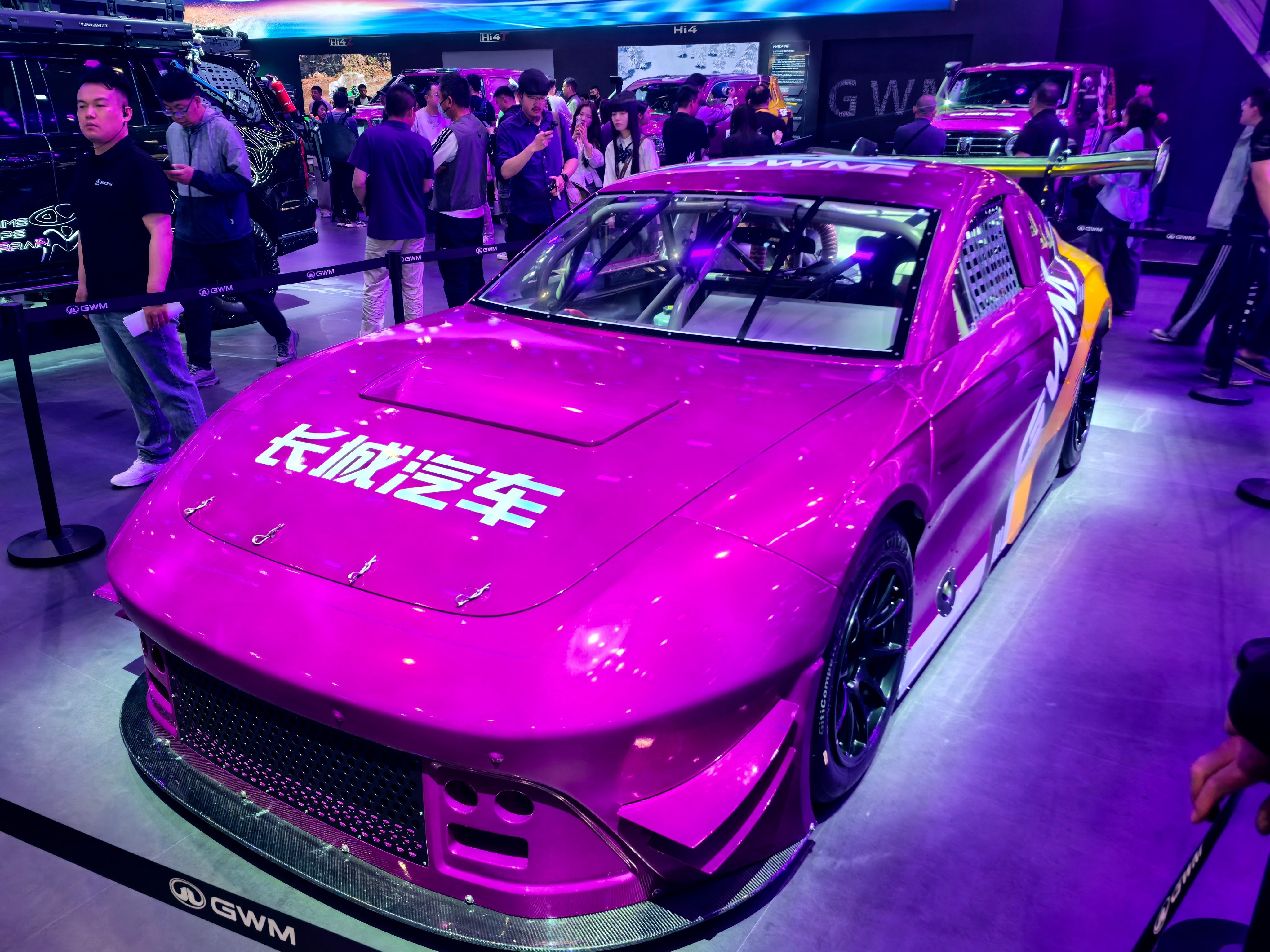 长城汽车纳斯卡赛车正式亮相，搭载多缸大排量的故人用另一种方式站在了我们的面前20