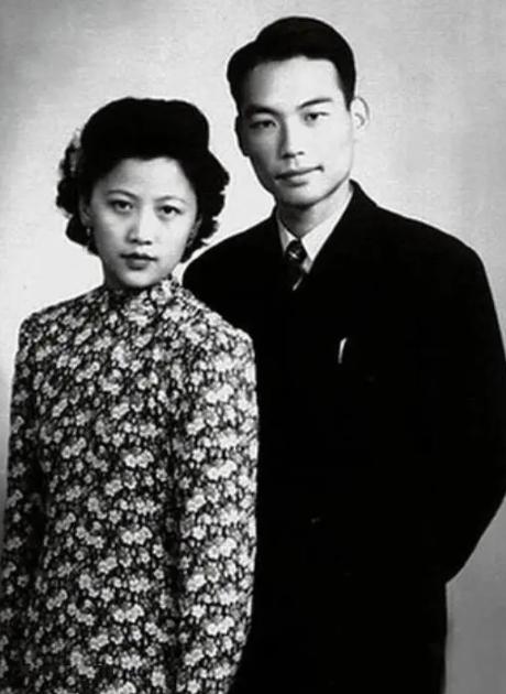 1961年，周总理在钓鱼台偶遇一个落单的少女，就问她：“你爸爸是谁？”少女说：“