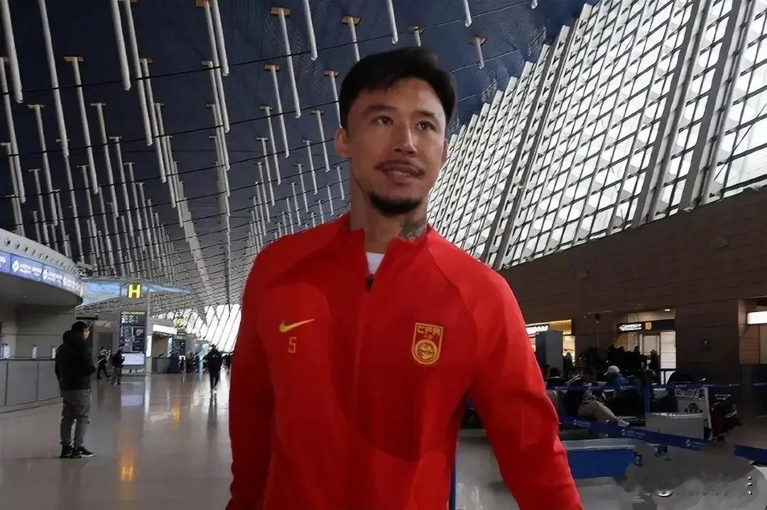 国足后卫主力张琳芃态度反转想继续代表国足出战，真的让大家非常纠结啊！

1、主教