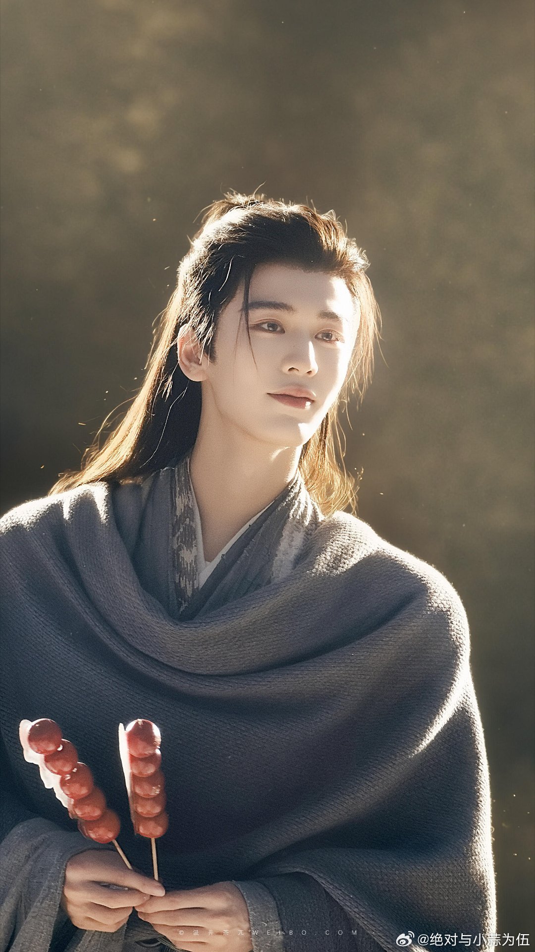 张凌赫的花语是手慢无 开局一把刀，老公全靠抢！谢征眉眼含情、战力爆表，这样的极品