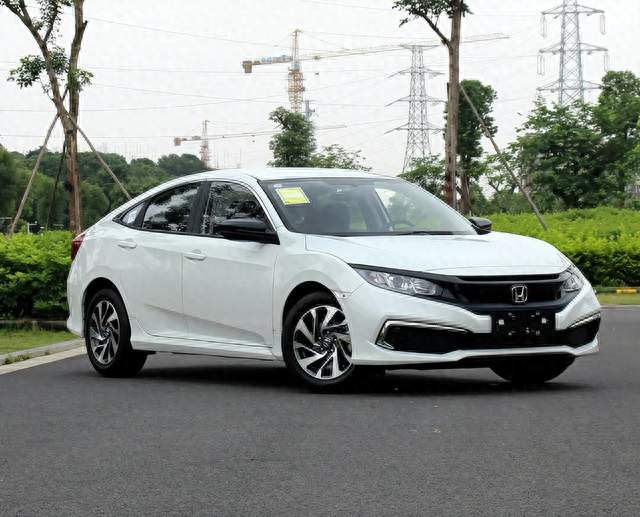 2020 款思域原厂卤素灯越开越暗？鹰眸 LED 灯泡，无损换装还保 8 年