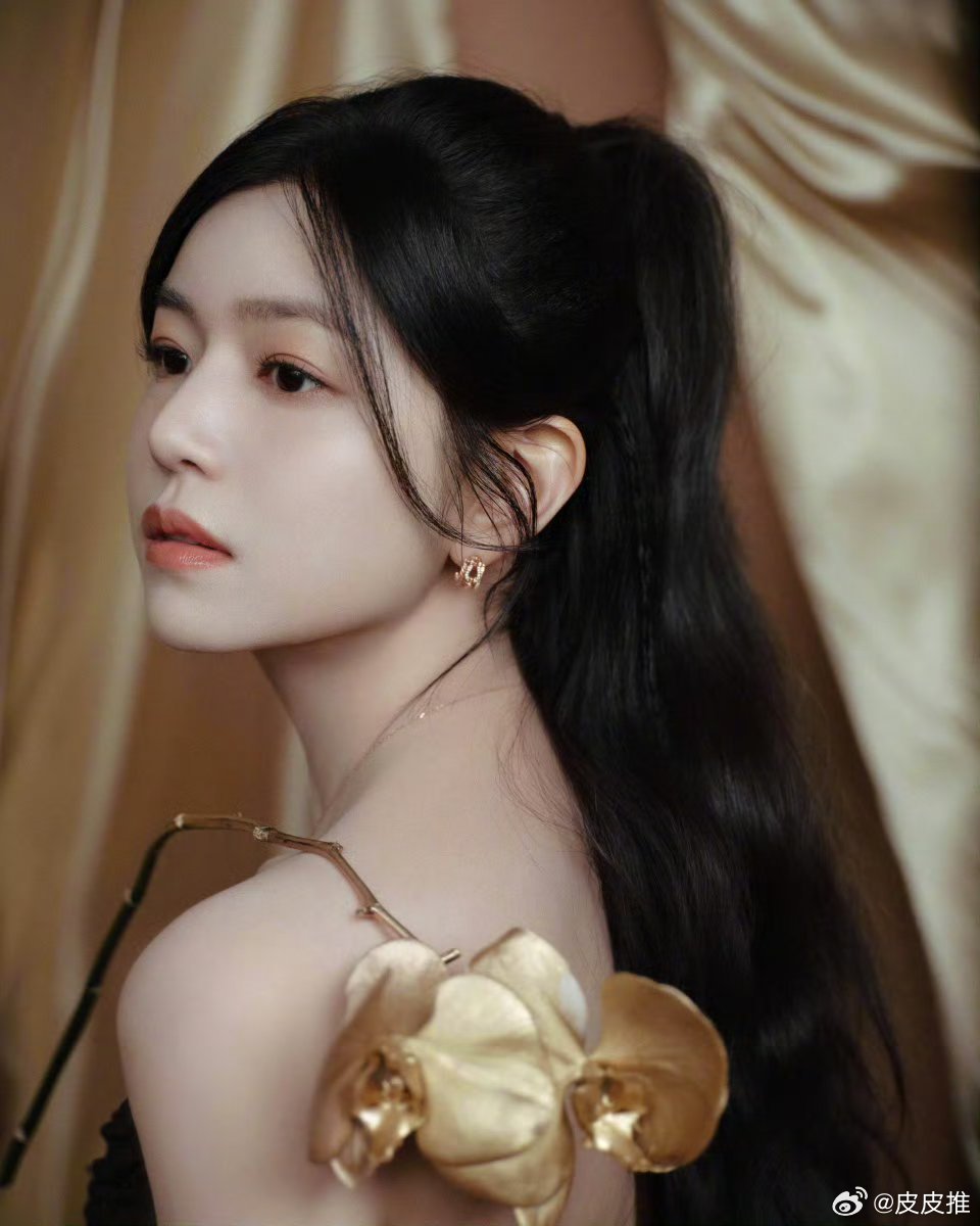 我把陈妍希看成了赵露思。 