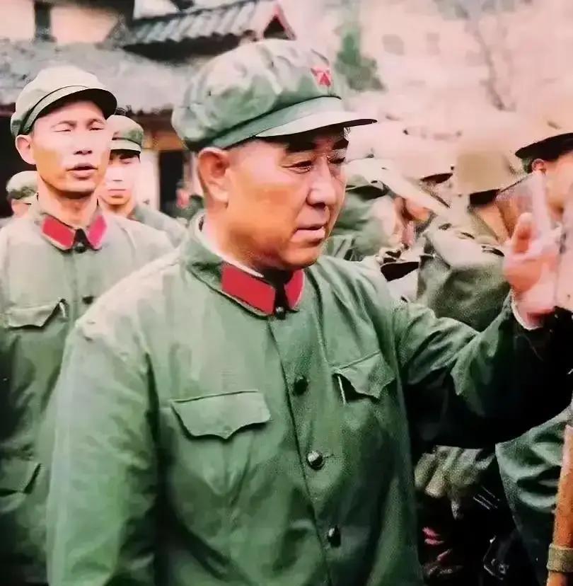 当年十四军拿下老山，立下赫赫战功。可军长刘子波，没等来提拔，反倒被一纸调令，直接