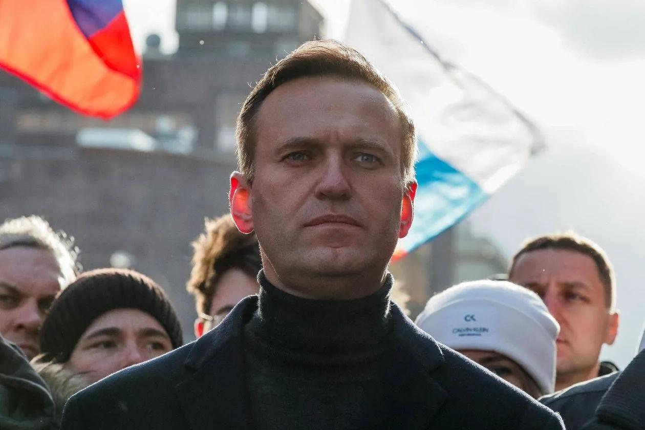 纳瓦尔尼死亡之谜！
纳瓦尔尼是俄罗斯著名的反对派领导人，但年仅四十几岁的他突然在