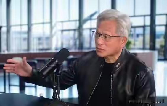 “黄仁勋”在接受采访时，
提出一个特殊观点，
AI技术大规模使用后……
并不会减