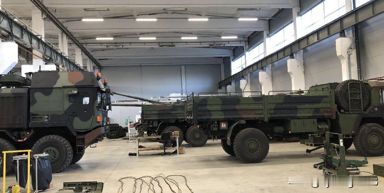 🇩🇪德国莱茵金属公司宣布，其位于罗马尼亚萨图马雷的维修中心已全面投入运营。该