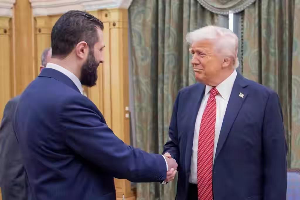 变天了！美军大撤退，所有军事基地全丢弃，士兵士气跌谷底！跟伊朗掰扯吃大亏、形象崩