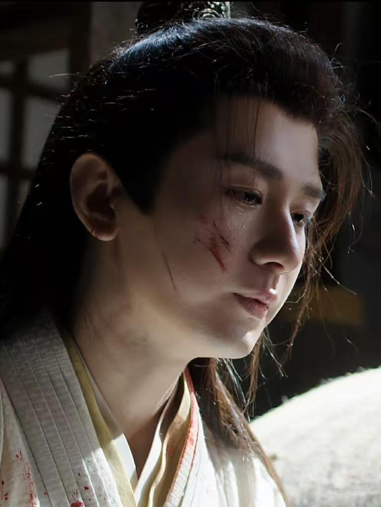 成毅新剧真的实现了做一休四谢淮安极限48小时连轴转搞大事，忙完直接美美睡四天，这