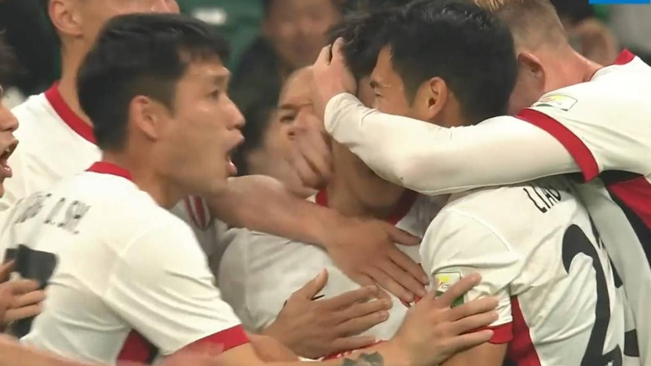 中超一夜太刺激！

蓉城2-1绝杀国安，夺回榜首！
天津1-1遭绝平，一胜难求，