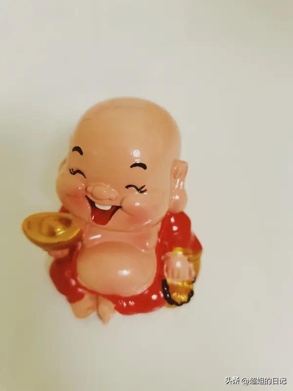 你已经很幸福了，知足常乐吧。
我真的经常自我催眠，
有任何不开心的时候，
我都会