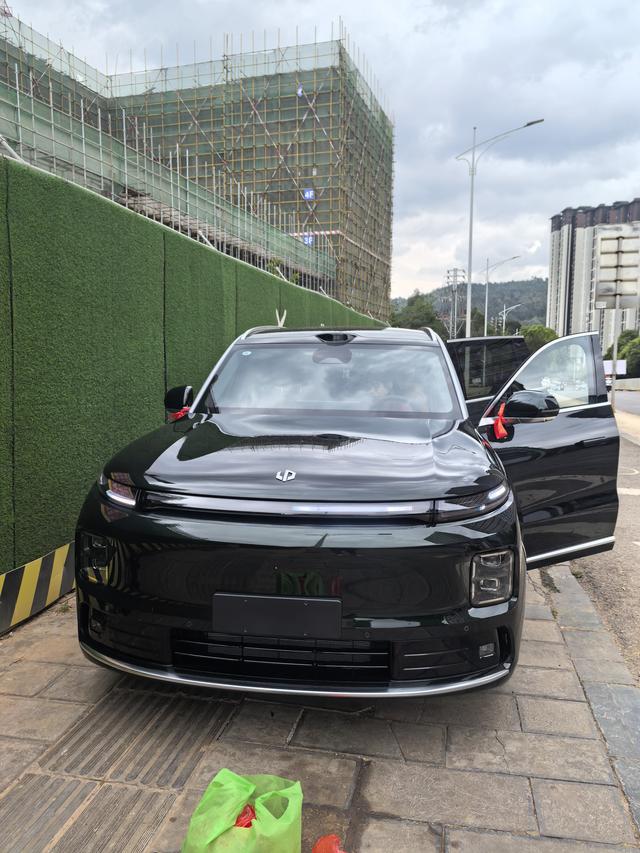 买车现车即提的快乐，只有经历过才懂
现在好多热门新车，上市就开预售，订车要等两三