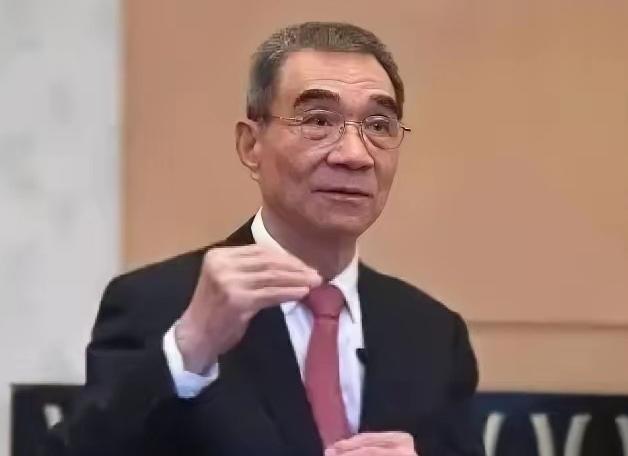 中国有两位预言很准的专家，一个是复旦的张维为，曾判断乌克兰可能亡国；另一位是林毅