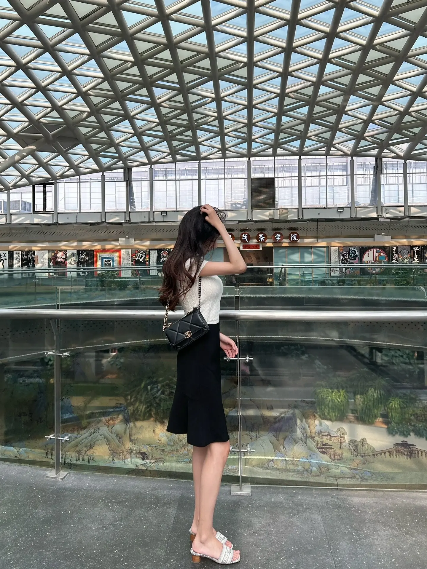 先敬罗伊后敬人。