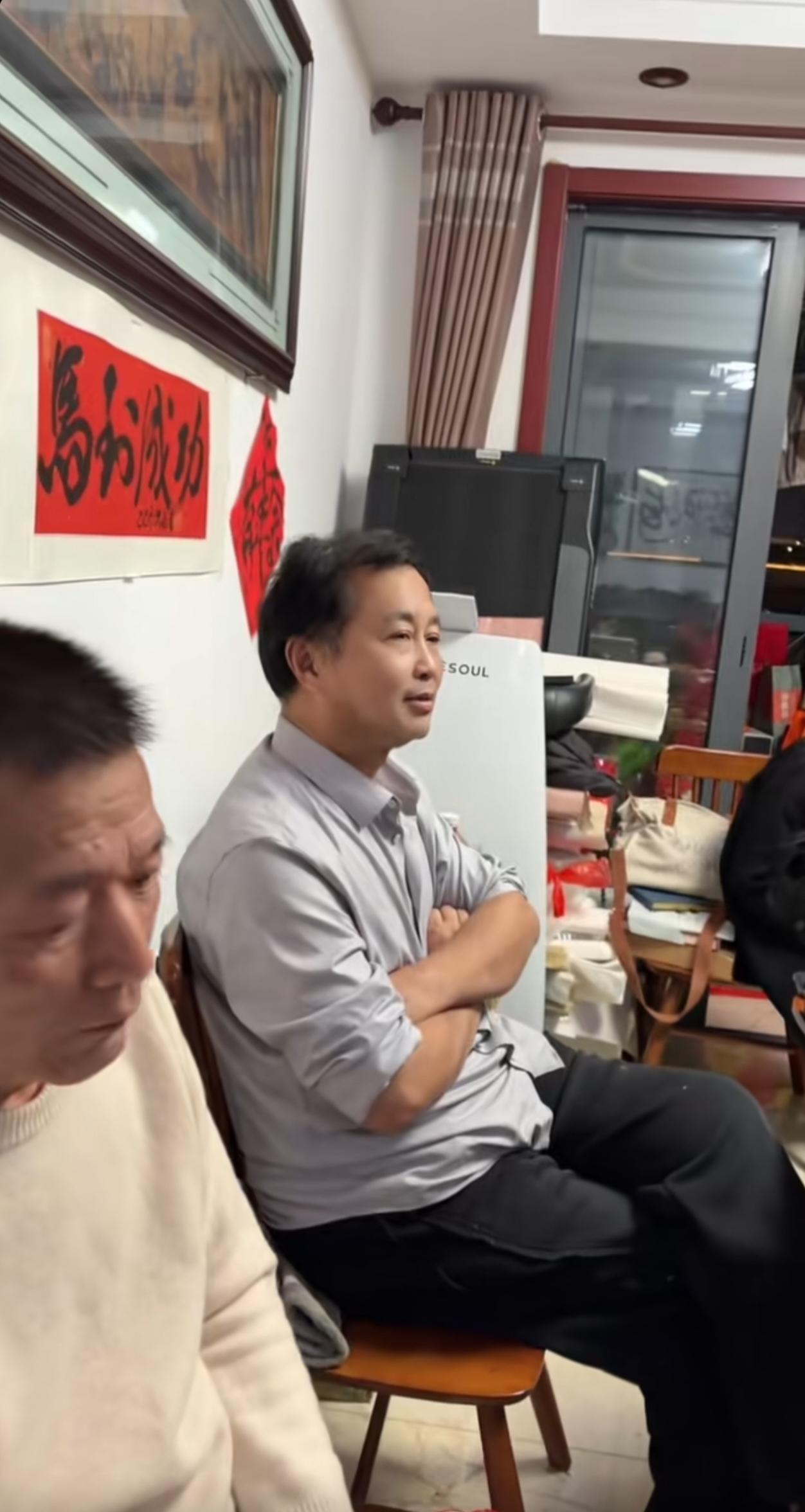 沈巍回到大本营八一家了，很多主播闻讯赶来，共叙别后之情，倾听沈巍西安杭州之行的感