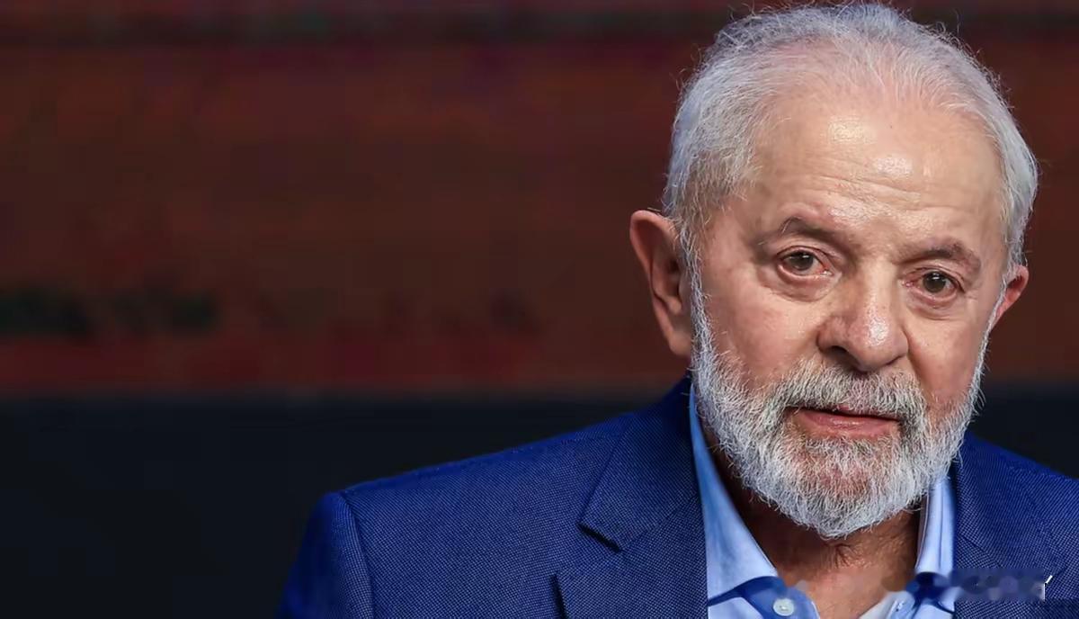 美军带着上百架飞行器突袭委内瑞拉，花俩多小时就把总统马杜罗夫妇抓走，还高调发戴手