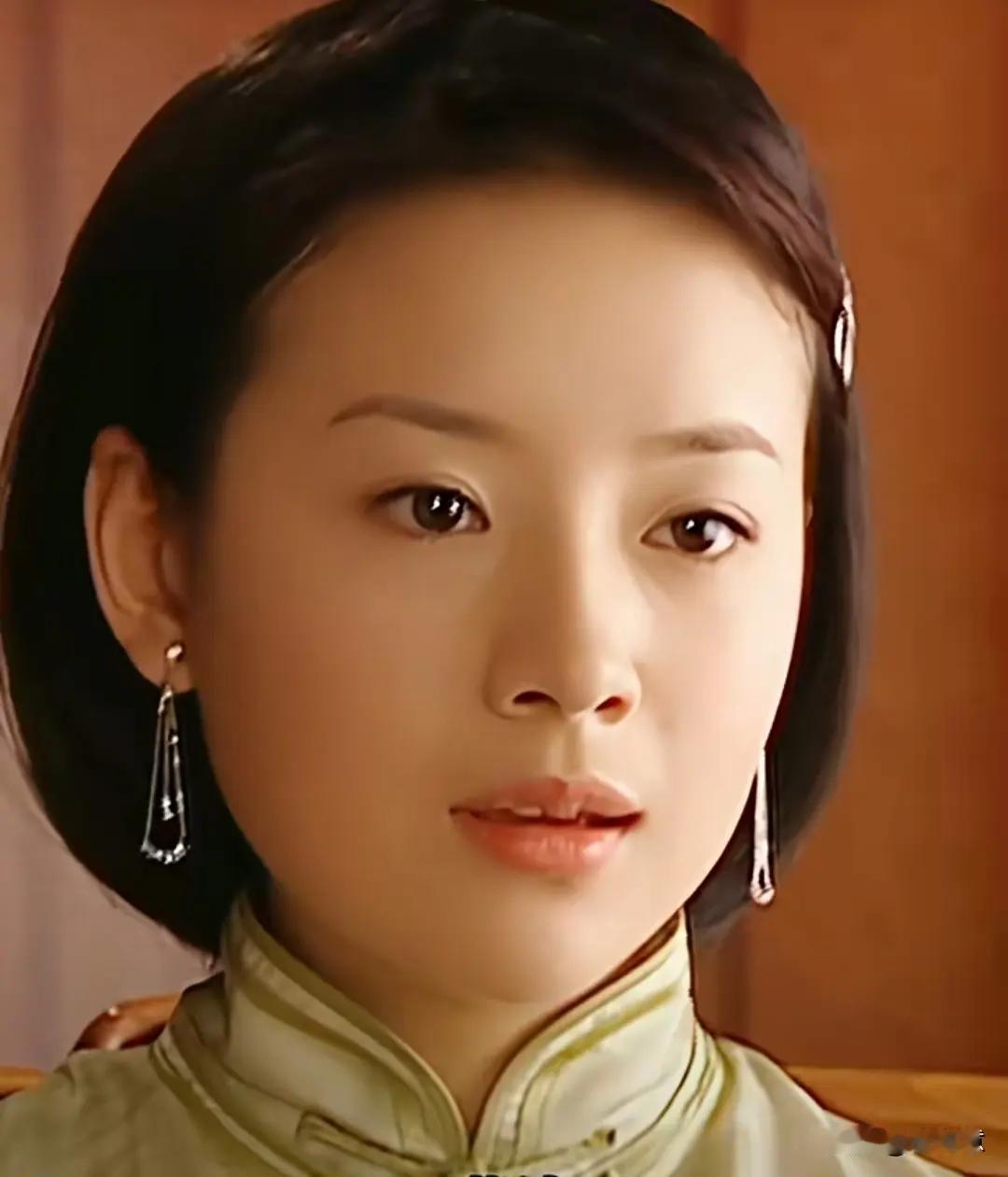 董洁的齐耳短发和林心如的齐耳短发相比较，哪一个更温婉可亲，哪一个更打动你？

就