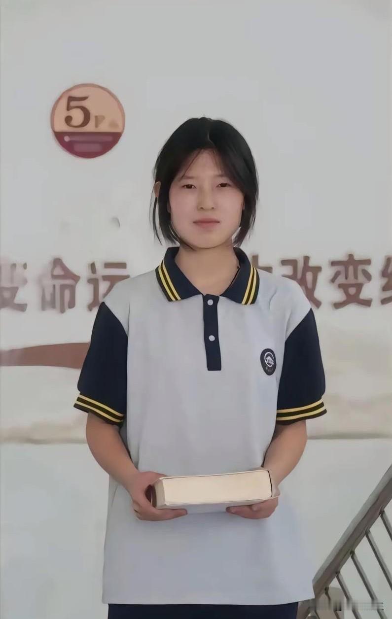中专女生姜萍曾因阿里数学竞赛预赛成绩惊艳全网，“天才少女”的头衔和无数赞誉瞬间将