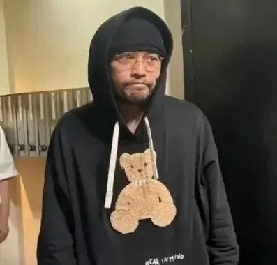 这年龄感一下子就上来了！周杰伦 强直性脊柱炎 ​​​